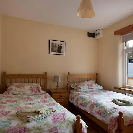 2 Bed In Lismore Oc-ii06400 Tallowbridge